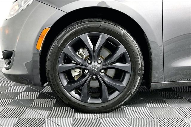 Used 2020 Chrysler Pacifica Touring For Sale in Olive Branch, MS