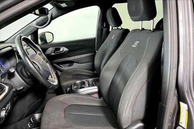 Used 2020 Chrysler Pacifica Touring For Sale in Olive Branch, MS