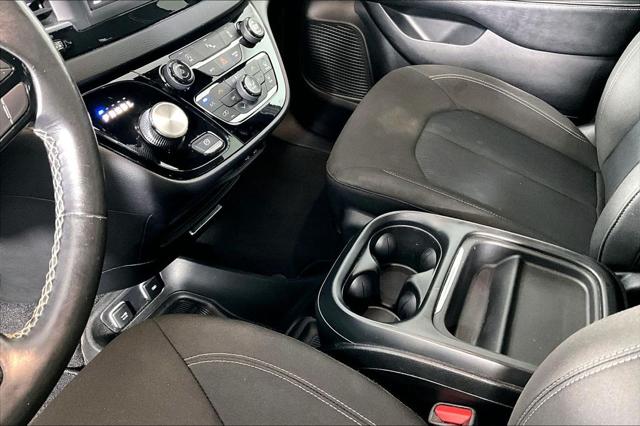 Used 2020 Chrysler Pacifica Touring For Sale in Olive Branch, MS