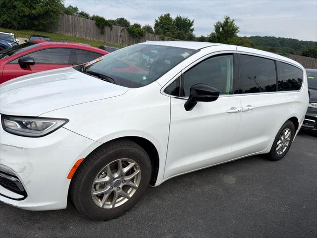 2024 Chrysler Pacifica Touring L 2024 Chrysler Pacifica Touring L