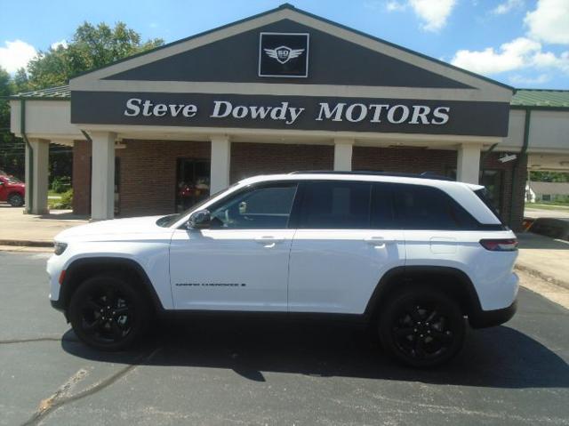 2023 Jeep Grand Cherokee Altitude 4x4 for sale in Mount Vernon, MO