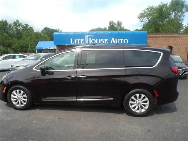 2017 Chrysler Pacifica Touring-L for sale in Lakewood, NY