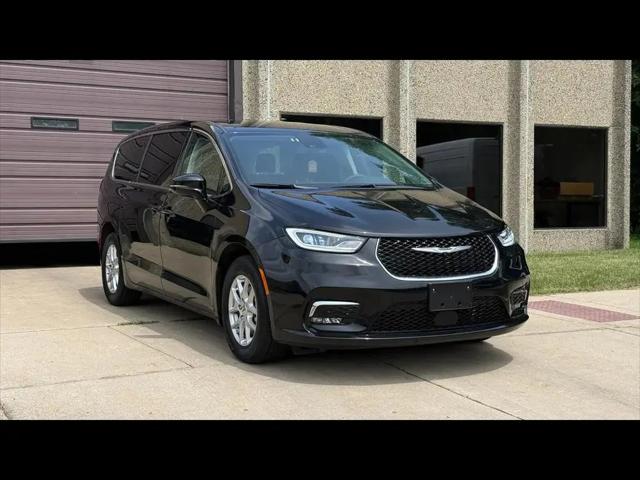 2024 Chrysler Pacifica Touring L for sale in Crystal Lake, IL