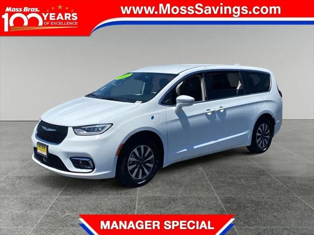 2022 Chrysler Pacifica Hybrid Touring L for sale in San Bernardino, CA