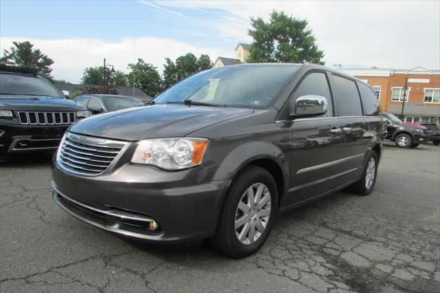2015 Chrysler Town & Country Touring for sale in Purcellville, VA