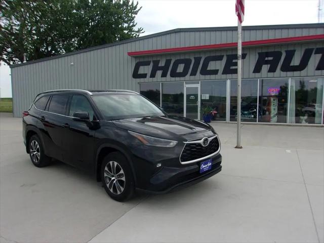2021 Toyota Highlander XLE for sale in Carroll, IA