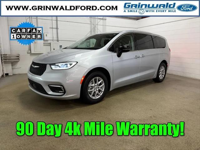 2024 Chrysler Pacifica Touring L for sale in Watertown, WI