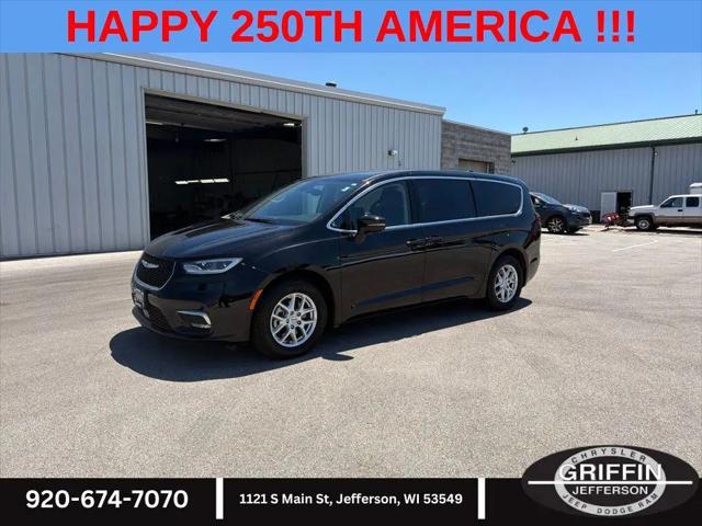 2024 Chrysler Pacifica Touring L for sale in Jefferson, WI