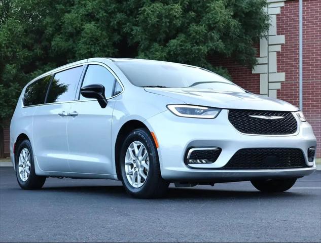 2024 Chrysler Pacifica Touring L for sale in Norman, OK