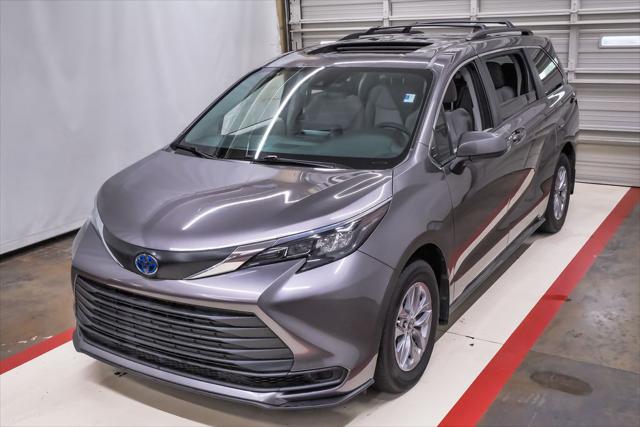 2024 Toyota Sienna LE for sale in Spring, TX