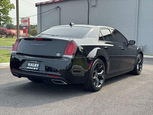 2021 Chrysler 300 Touring