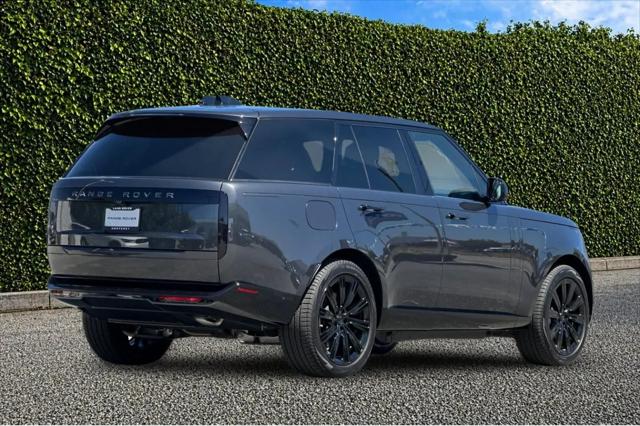 2026 Land Rover Range Rover P550e SE