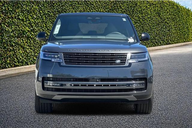 2026 Land Rover Range Rover P550e SE