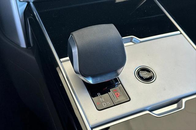2026 Land Rover Range Rover P550e SE