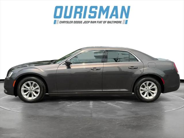 2023 Chrysler 300 Touring