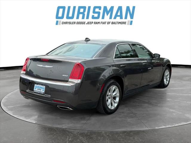 2023 Chrysler 300 Touring
