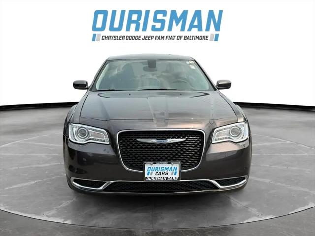 2023 Chrysler 300 Touring