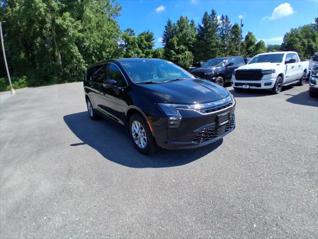 2027 Chrysler Pacifica Select AWD