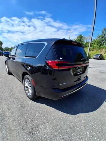 2027 Chrysler Pacifica Select AWD