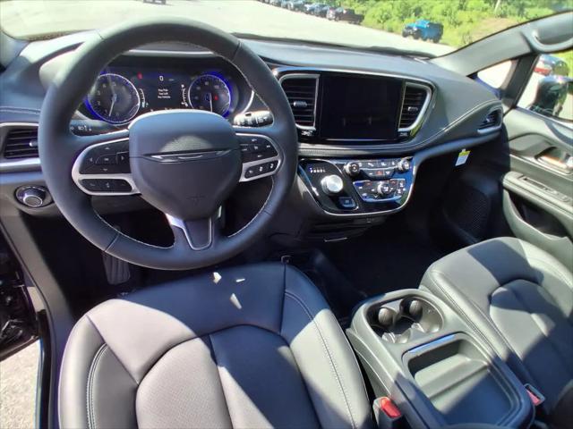 2027 Chrysler Pacifica Select AWD