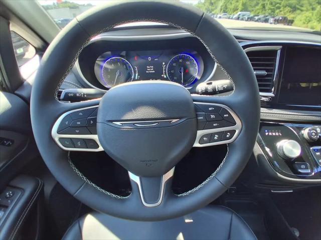 2027 Chrysler Pacifica Select AWD