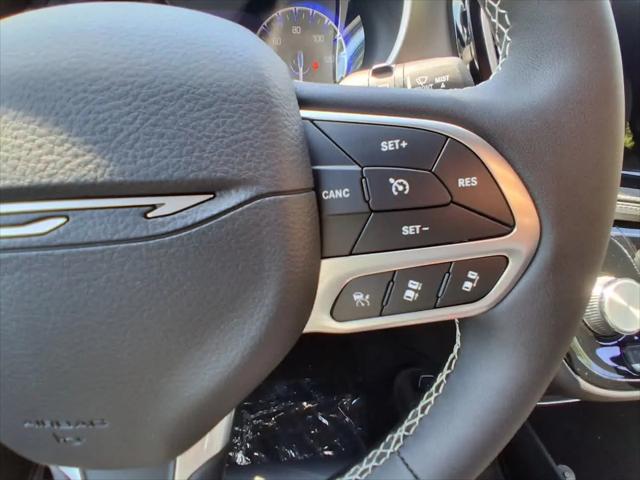 2027 Chrysler Pacifica Select AWD