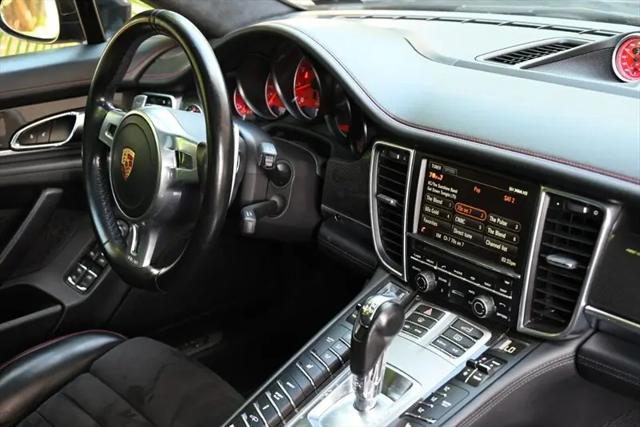 2015 Porsche Panamera GTS