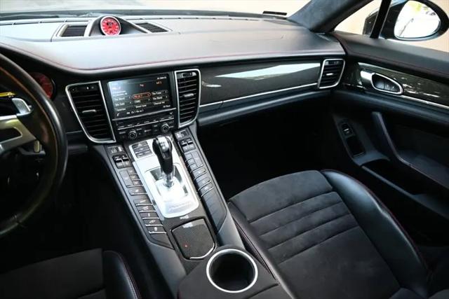 2015 Porsche Panamera GTS