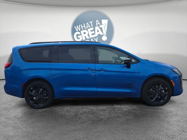 2027 Chrysler Pacifica PACIFICA SELECT AWD 2027 Chrysler Pacifica PACIFICA SELECT AWD