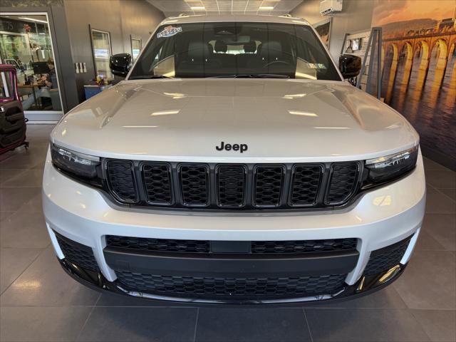 2022 Jeep Grand Cherokee L Altitude 4x4 2022 Jeep Grand Cherokee L Altitude 4x4