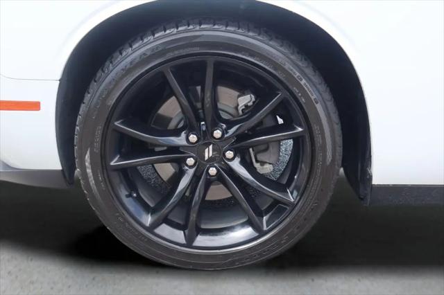2018 Dodge Challenger SXT Plus