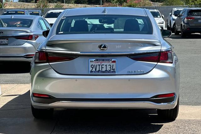 2025 Lexus ES 300h ES 300h