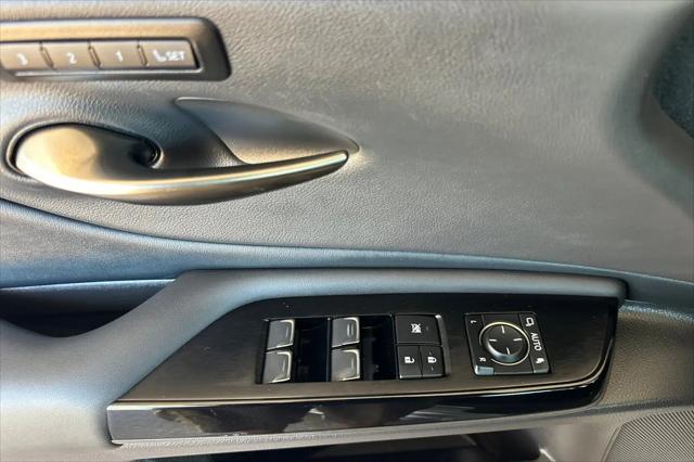 2025 Lexus ES 300h ES 300h