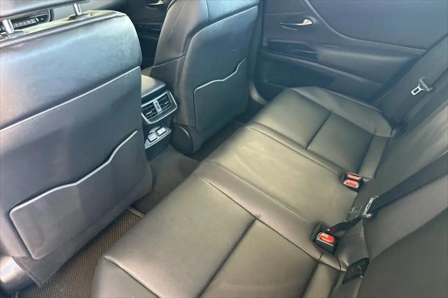 2025 Lexus ES 300h ES 300h