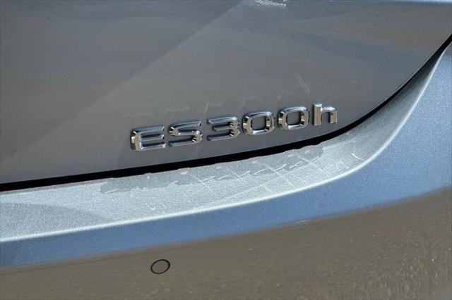 2025 Lexus ES 300h ES 300h
