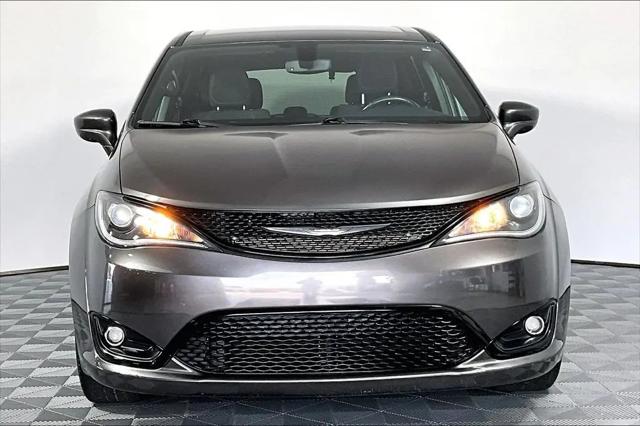 2020 Chrysler Pacifica Touring