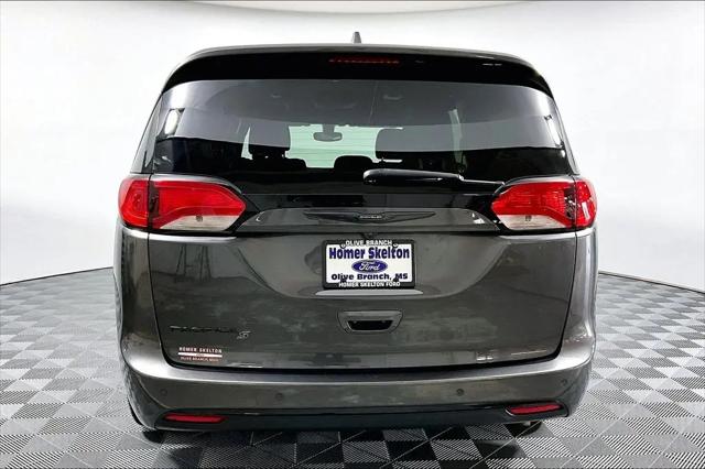 2020 Chrysler Pacifica Touring