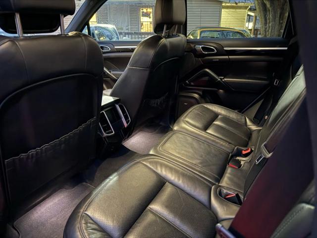 2016 Porsche Cayenne Base