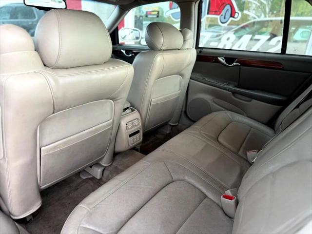 2004 Cadillac DeVille Base