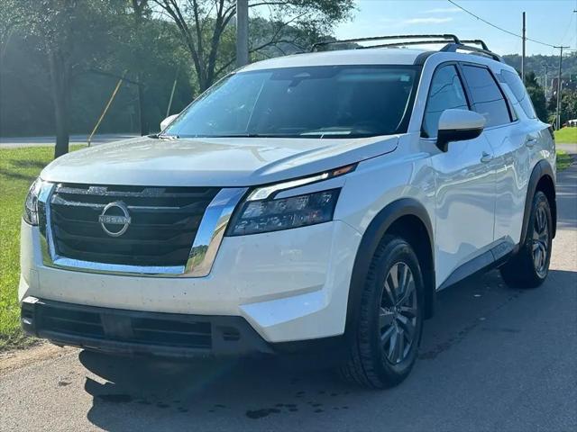 2024 Nissan Pathfinder SV 4WD for sale near Athens, OH