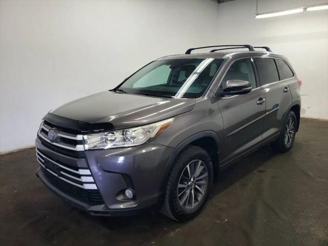 2018 Toyota Highlander SE for sale near Fairfield, OH