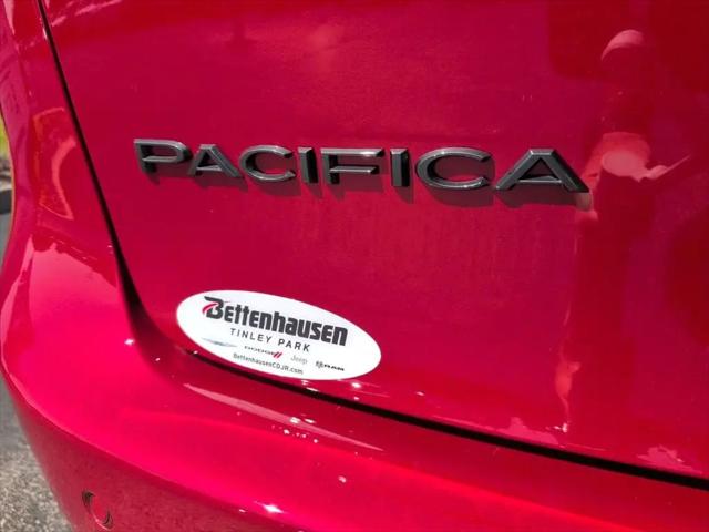 2027 Chrysler Pacifica Select AWD
