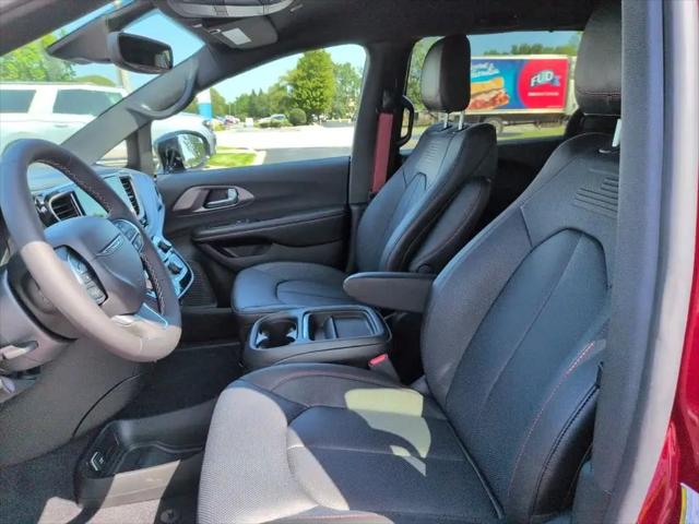 2027 Chrysler Pacifica Select AWD