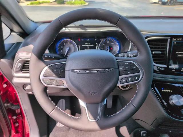 2027 Chrysler Pacifica Select AWD