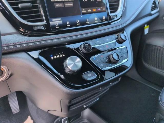 2027 Chrysler Pacifica Select AWD