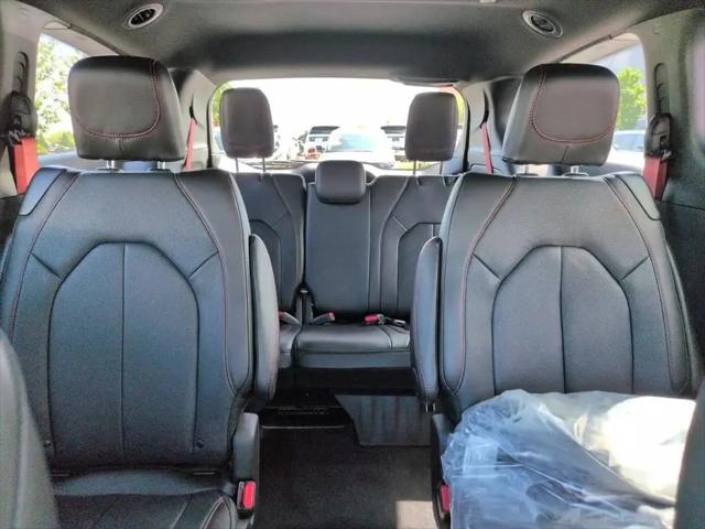 2027 Chrysler Pacifica Select AWD