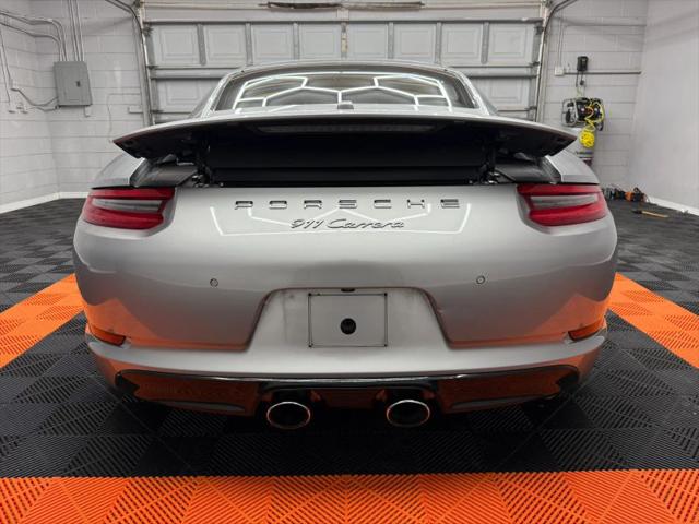 2018 Porsche 911 Carrera