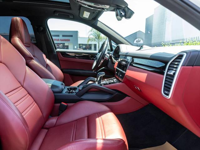 2021 Porsche Cayenne Base