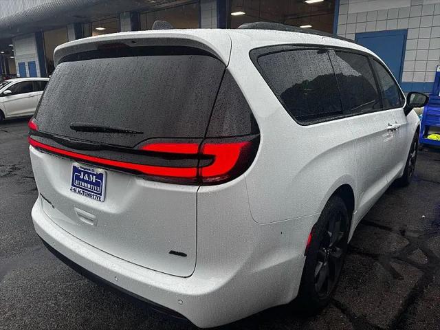 2024 Chrysler Pacifica Touring L AWD