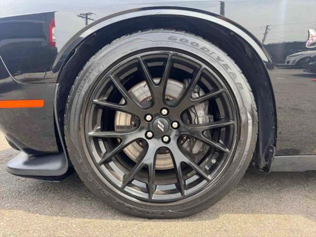 2018 Dodge Challenger 392 Hemi Scat Pack Shaker
